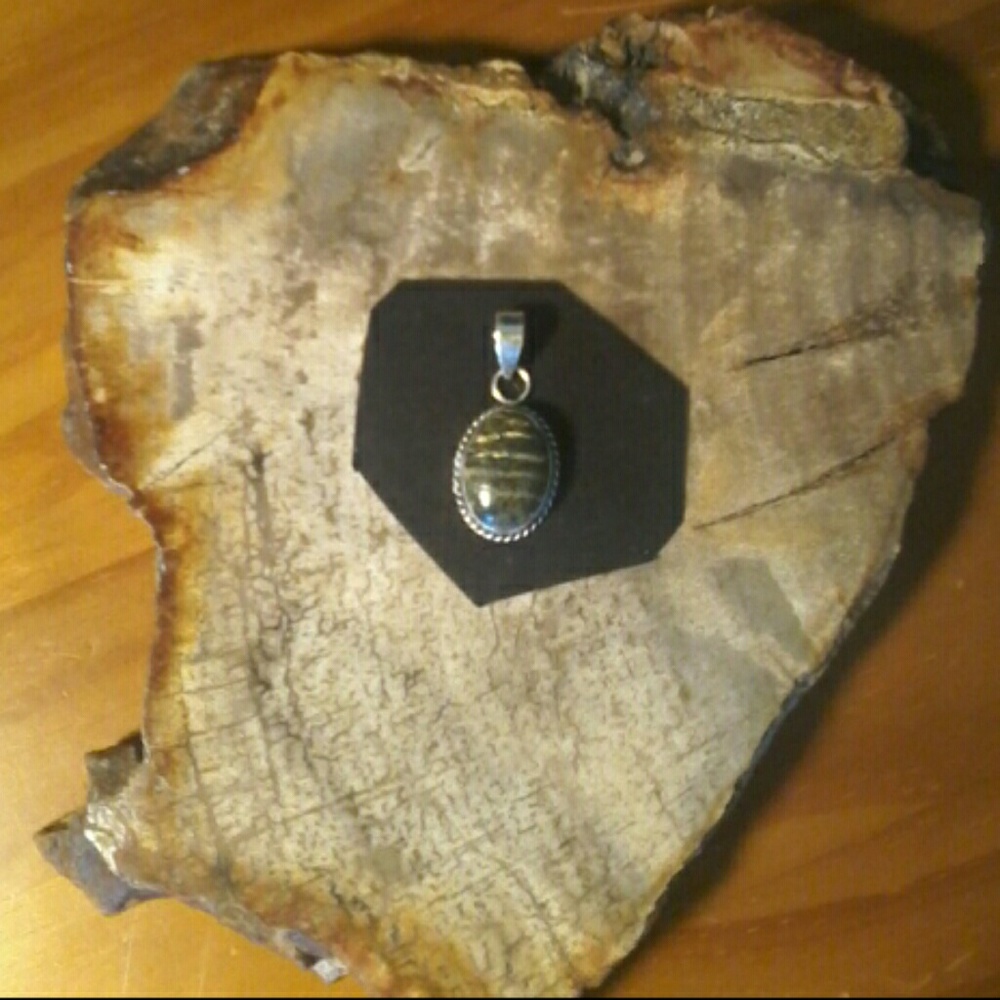 Serpetine Pendant